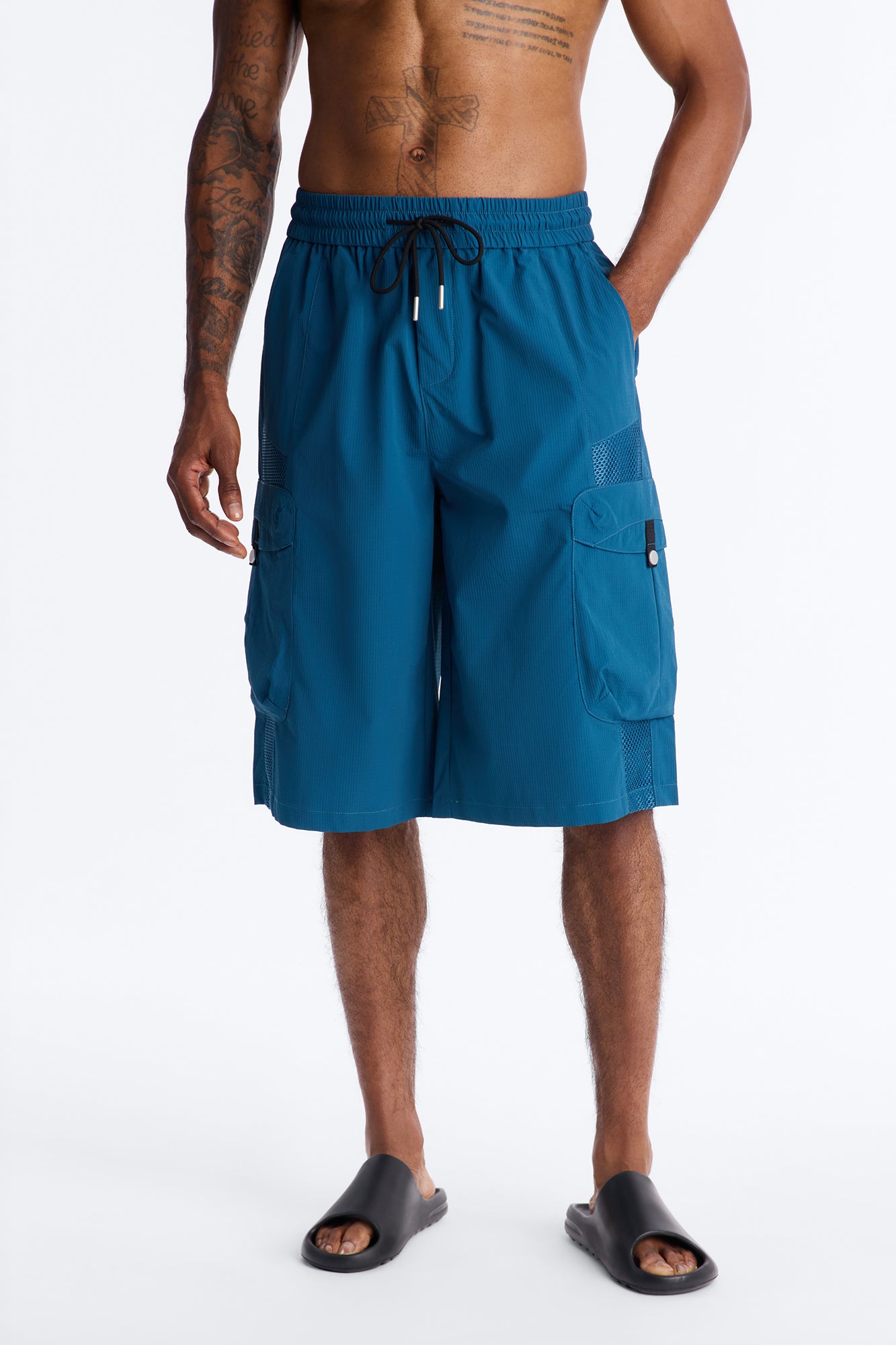 Relaxed Thirty Degree Mesh Outlay Tech Short - Blue